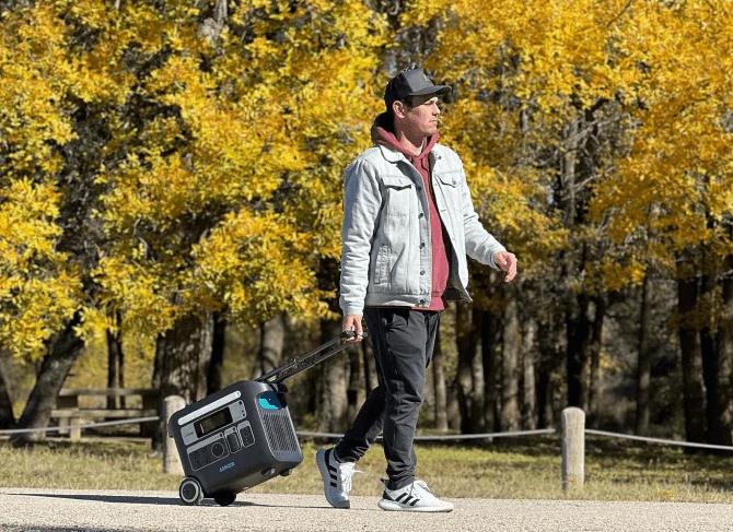 Inverter Generators vs. Portable Power Stations: Which is Better?