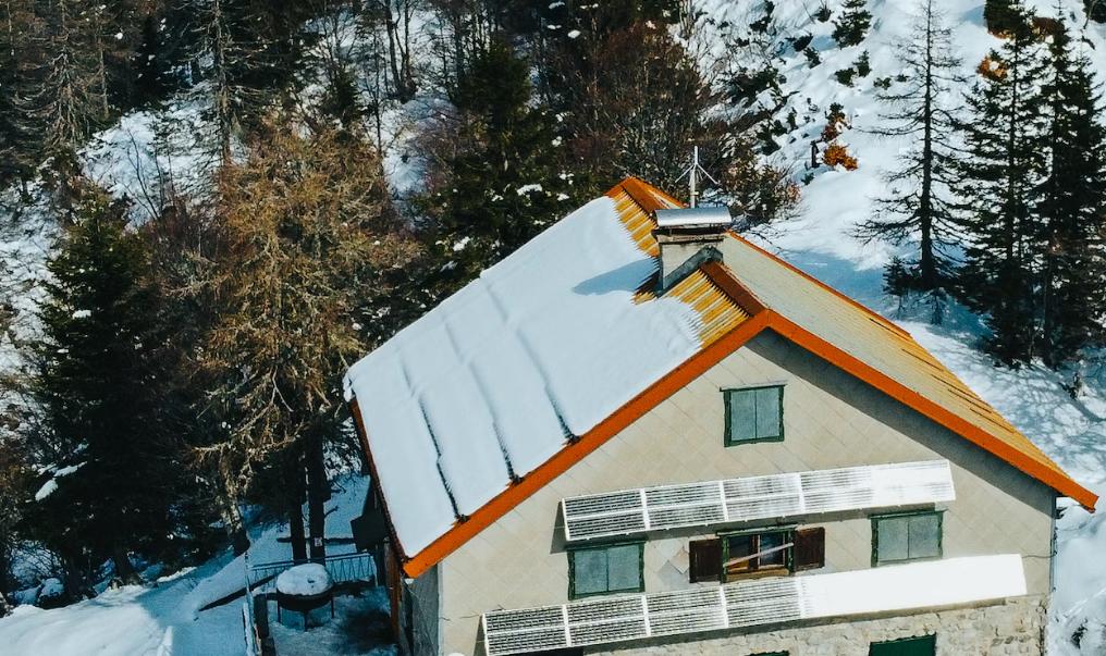 How to Keep Snow Off Solar Panels: 9 Effective Ways To Do It
